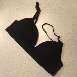 Lively All-Day No-Wire Deep-V bra. NWOT. 36B